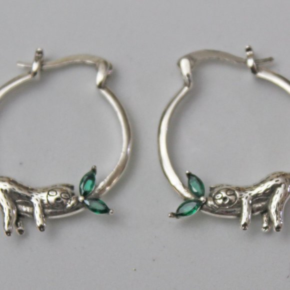 New Sleeping Sloth 925 Sterling Silver Hoop Earrings E44 - Picture 3 of 3